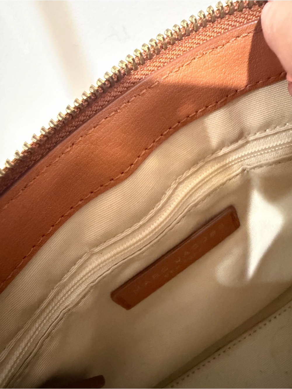Marc Jacobs Tan Leather Crossbody Bag with Gold Hardware - Picture 8 of 11